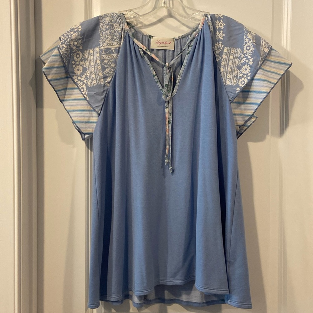 NWOT Sugarfox flutter sleeve blouse, powder blue color